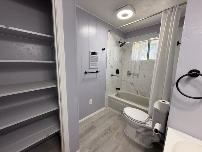 Building Photo - 5736 Shipp Dr