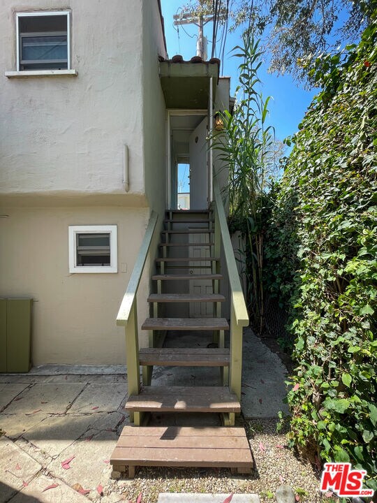 Primary Photo - 843 Huntley Dr