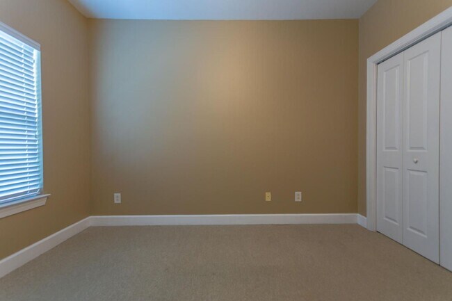 Building Photo - 114 Haven Cir