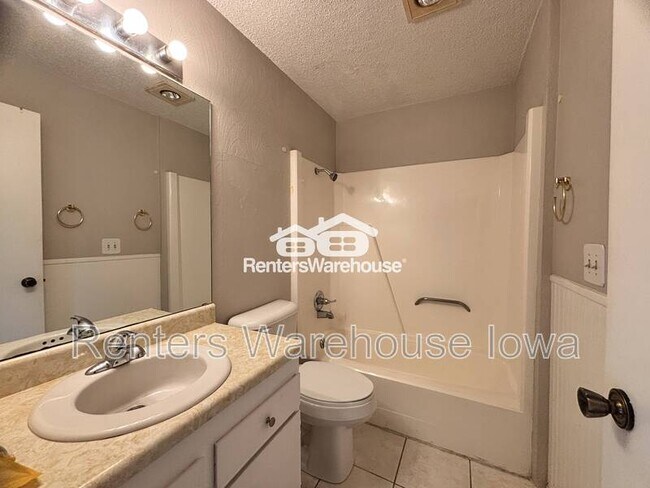 Building Photo - 1831 Fuller Rd