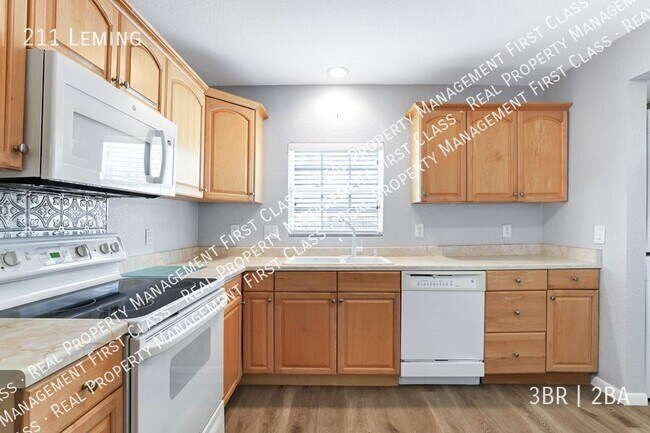 Building Photo - 211 Leming-