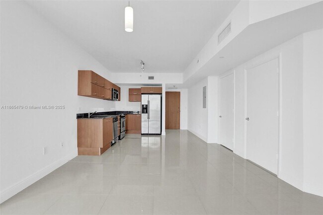 Building Photo - 350 S Miami Ave