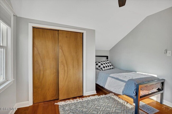 Building Photo - 138 Elm St