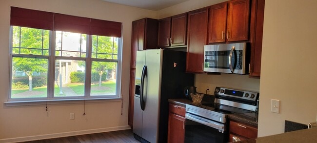 Building Photo - 828 Carpenter Glenn Dr