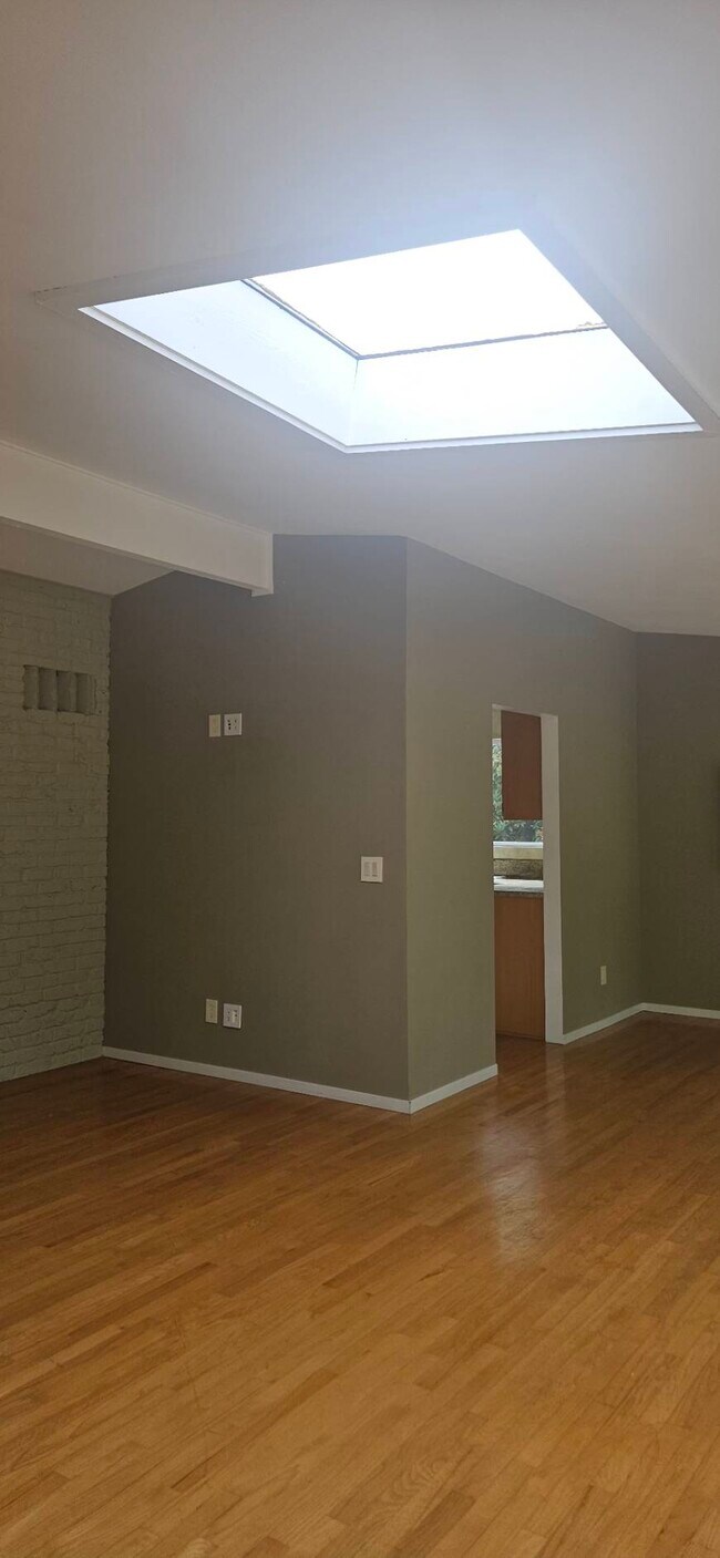 Building Photo - 16248 NE 29th St