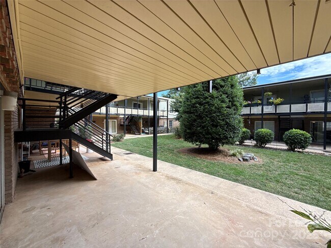 Building Photo - 2610 Park Rd