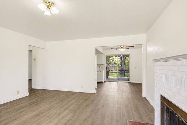 Building Photo - 1007 Murray Ave
