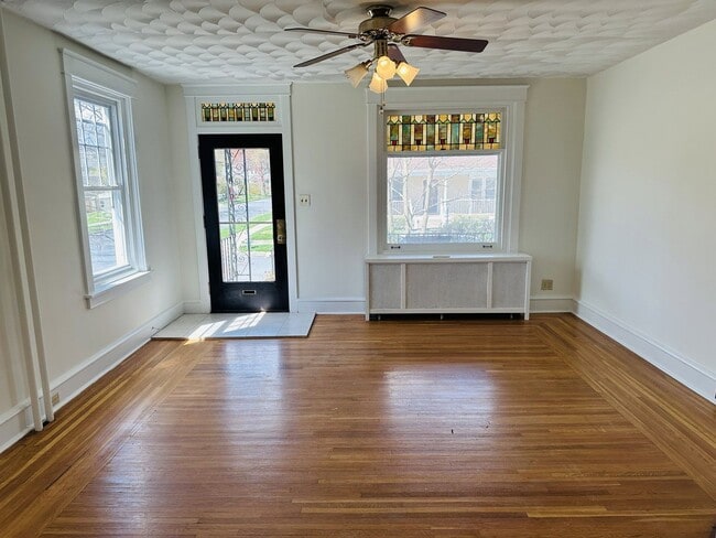 Building Photo - 1258 Girard Ave