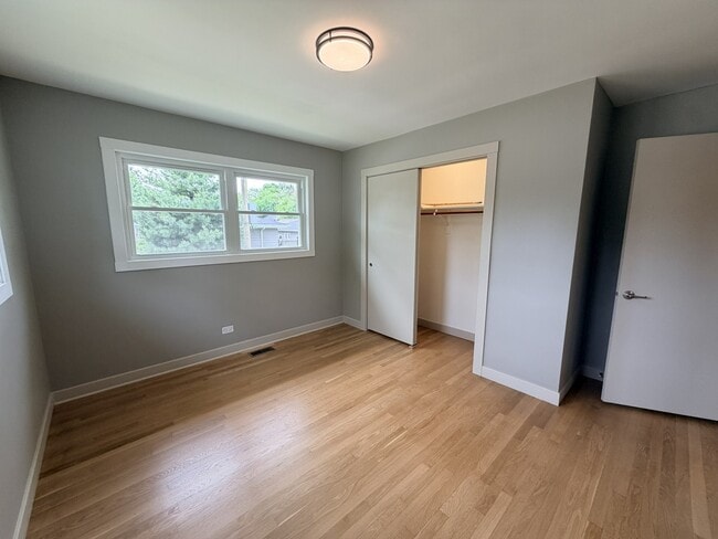 Building Photo - 624 Prairie Ave