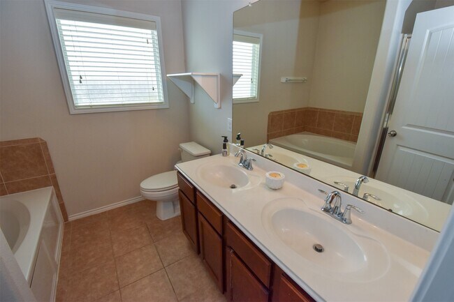 Building Photo - 3615 Bridgebluff Ln