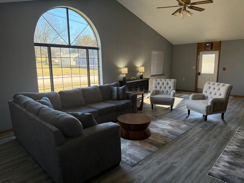 Building Photo - 604 S Polk St