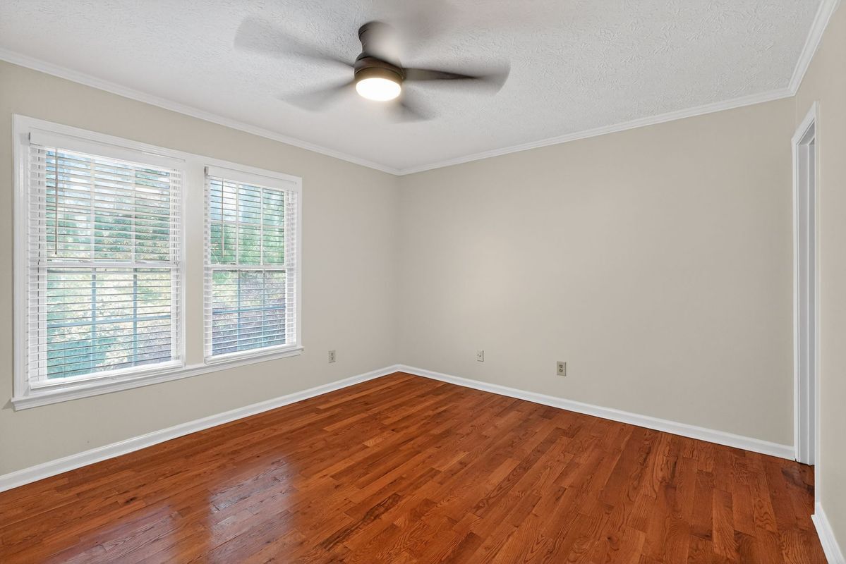 Building Photo - 898 Chippendale Ln