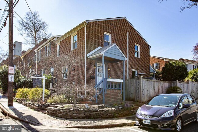 Primary Photo - 3114 Landover St