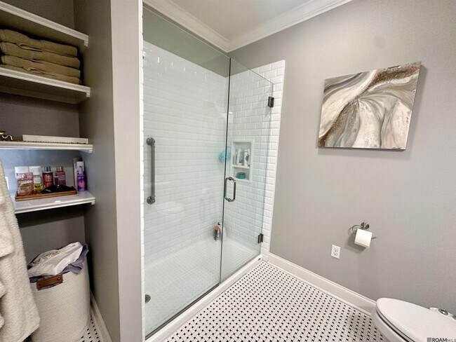 Building Photo - 5180 Myrtle Trail Dr