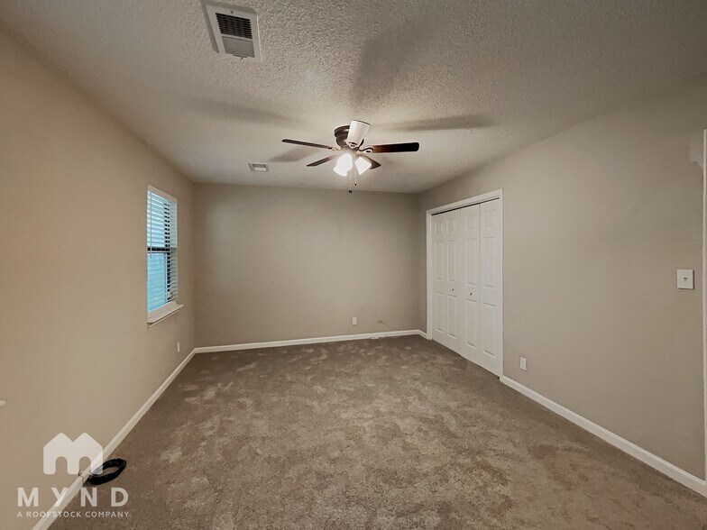 Building Photo - 7225 Little Fawn Pkwy