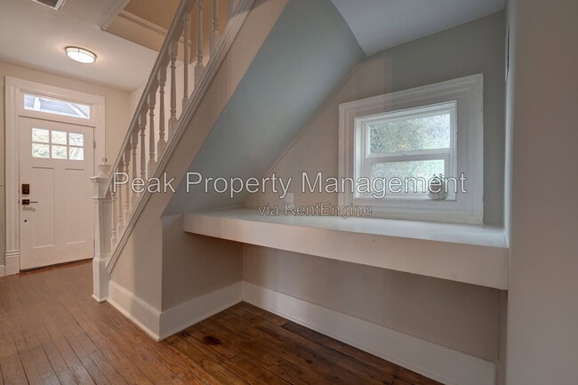 Building Photo - 3022 Groveland Ave