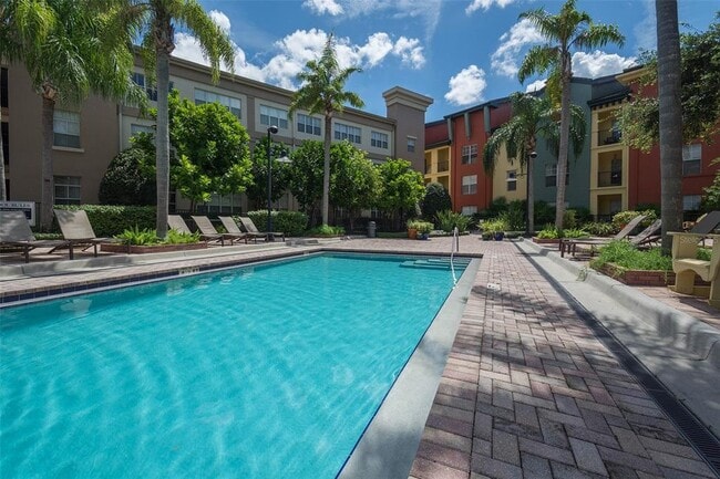 Building Photo - 2402 W Azeele St