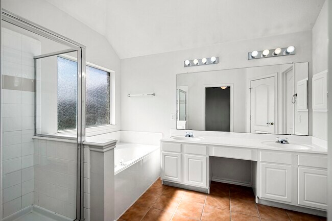 Building Photo - 9907 Brandywood Cir
