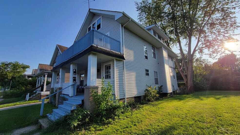 Building Photo - 1276 W 89th St