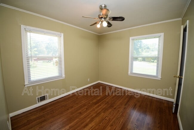 Building Photo - 477 S Norwood Ave