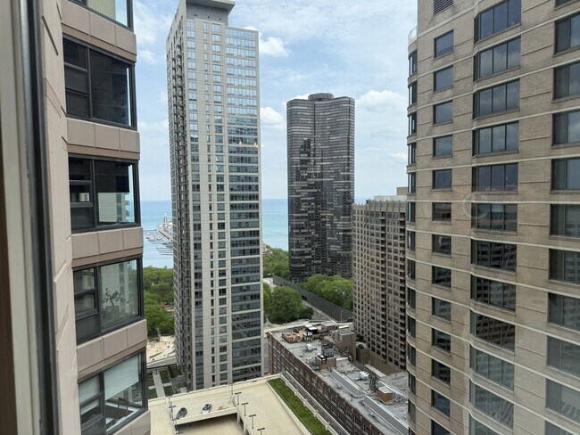 Building Photo - 401 E Ontario St