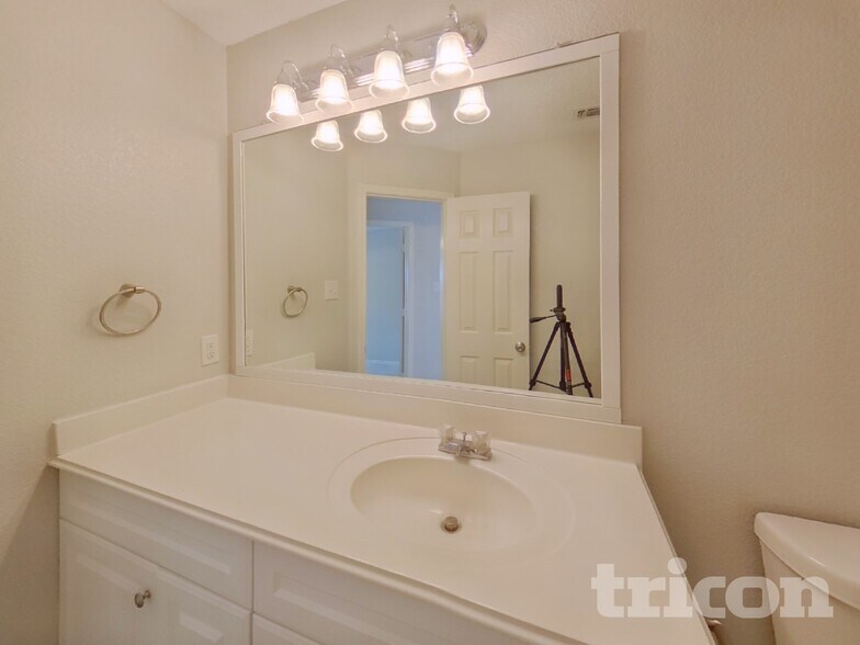 Building Photo - 10221 Dallam Ln