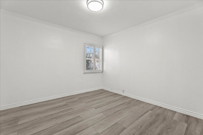 Building Photo - Updated 3-Bedroom Home with Outdoor Kitche...