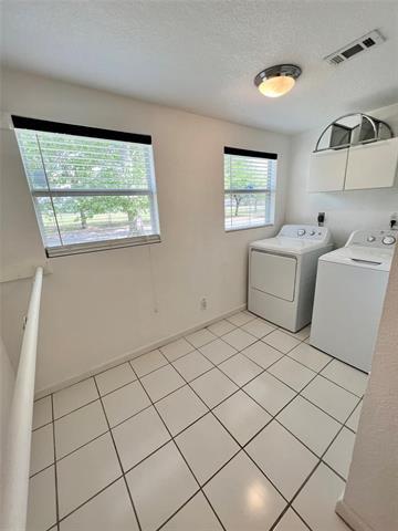 Building Photo - 1100 Woodcrest Ln