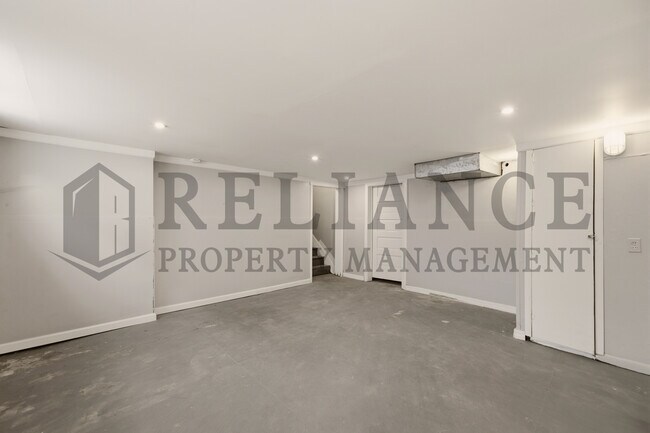 Building Photo - 111 N Clifton Ave
