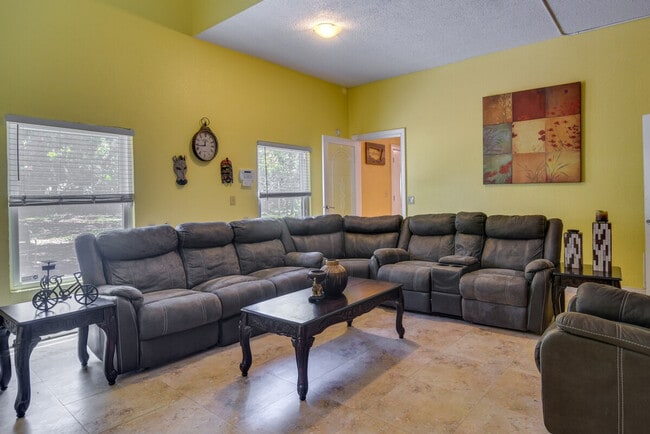 Building Photo - 2960 58th Ave S