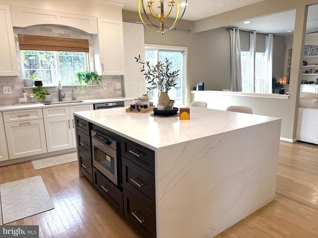 Building Photo - 21201 Sundial Ct