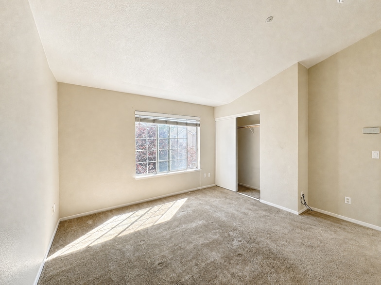 Building Photo - 5000 Starling St