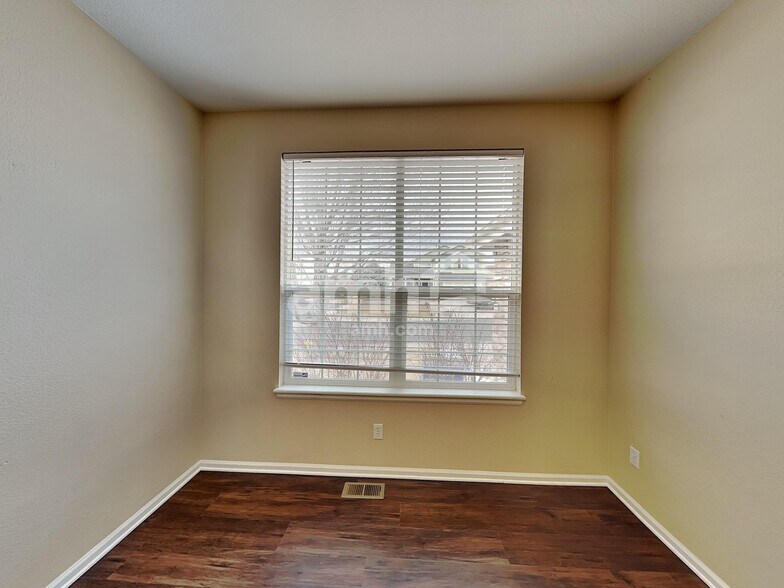 Building Photo - 10550 Mount Columbia Pl