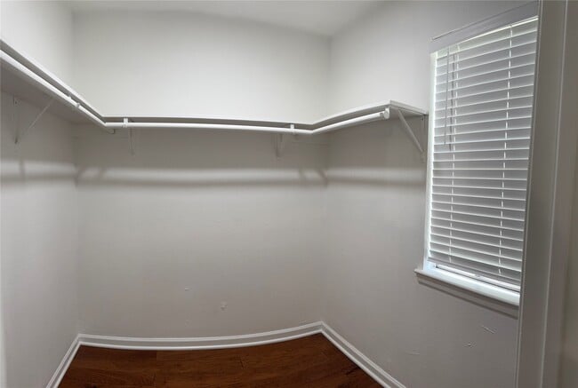 Building Photo - 7925 Grove Ridge Dr