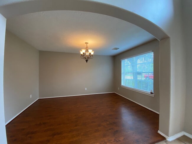 Building Photo - 5109 Big Spring Dr