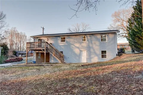 Building Photo - 19 N Forrest Dr