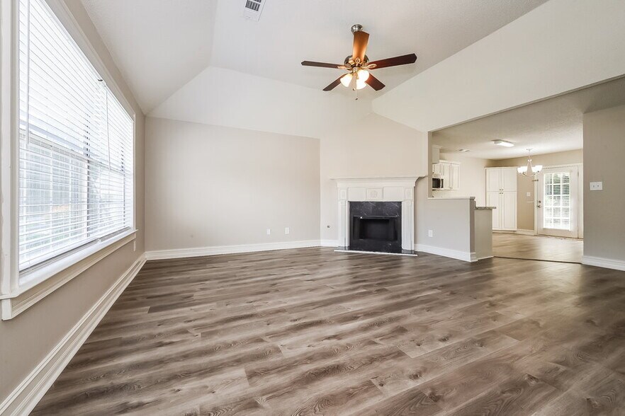 Building Photo - 519 Brookstone Way