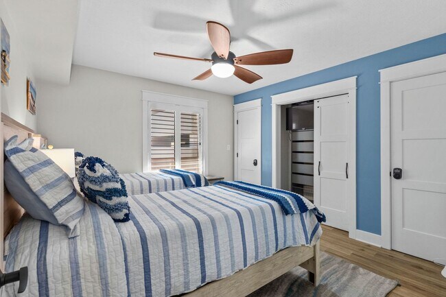 Building Photo - “Beachside Living – 2BR/2BA Condo with Oce...