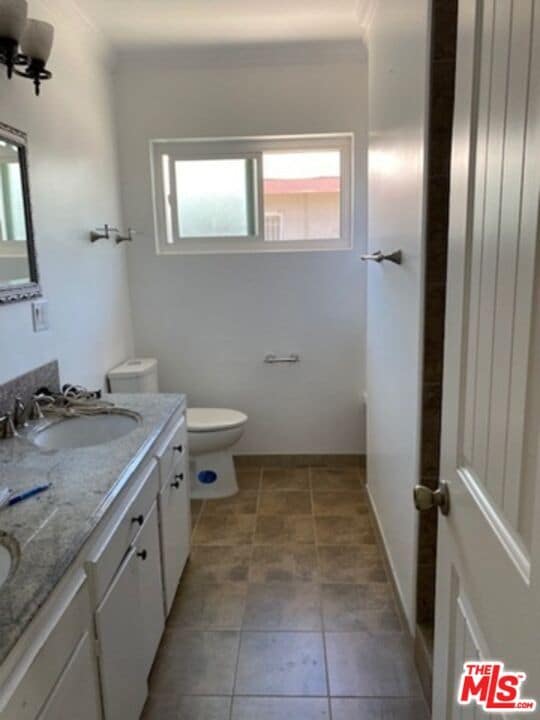 Building Photo - 12823 Kling St