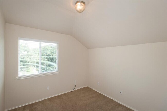 Building Photo - 1521 Huckleberry Ln