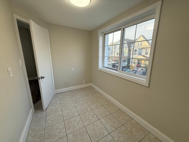 Building Photo - 221 Wilkinson Ave