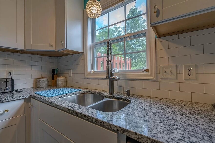 KITCHEN - 6767 Woodcreeper Drive