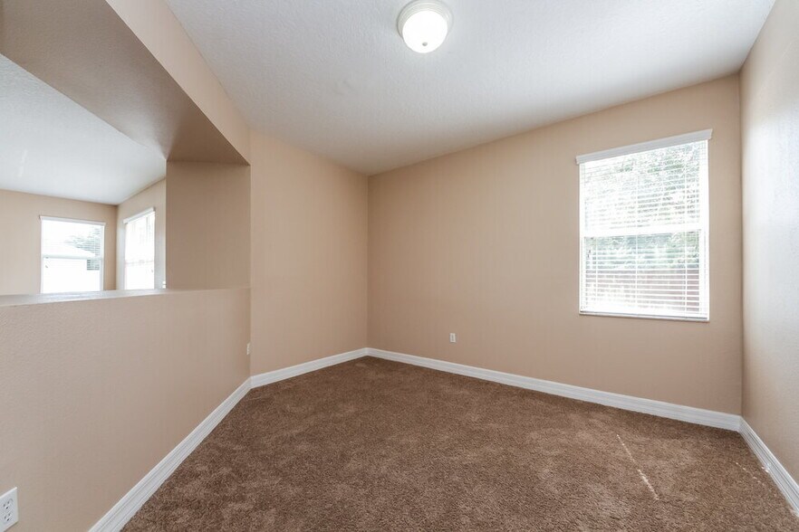 Building Photo - 2057 Bearing Ln