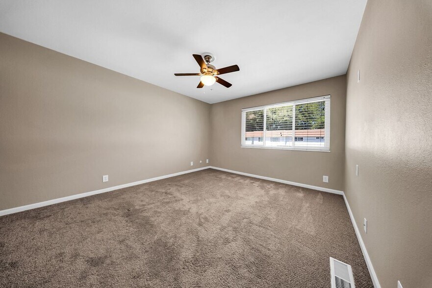 Building Photo - 4446 Seminole Way