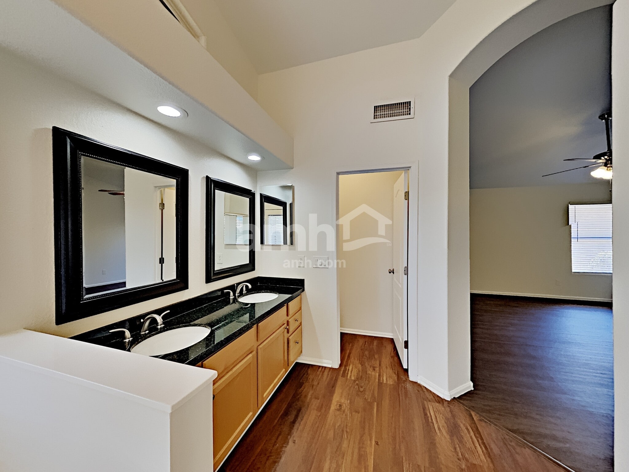 Building Photo - 10262 W Patrick Ln