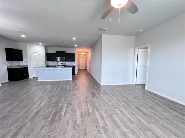 Building Photo - 617 Blacktail Dr