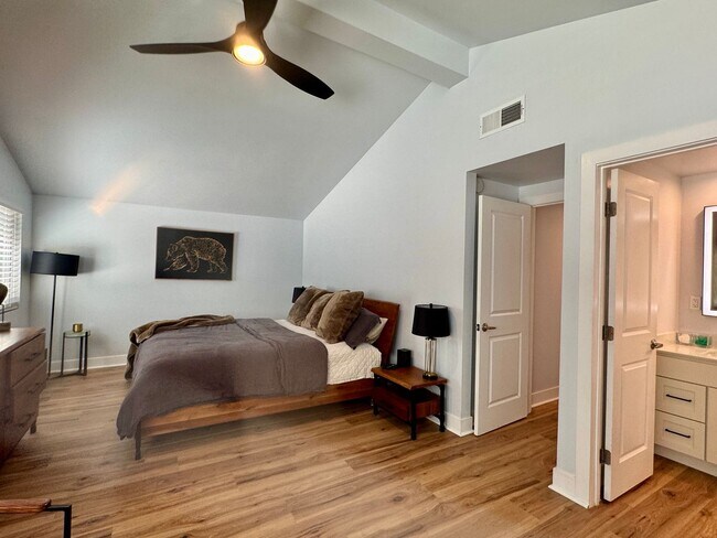 Building Photo - 4425 Sierra Springs Dr