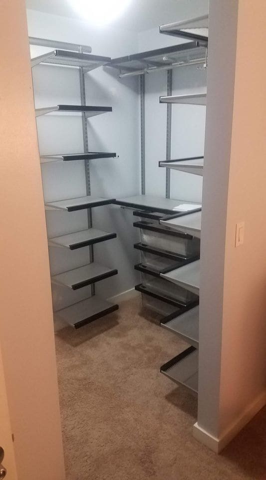 Building Photo - 235 W Van Buren St