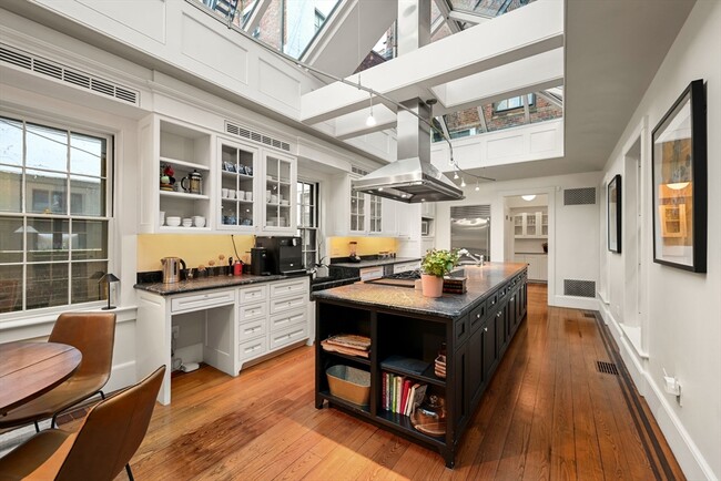 Building Photo - 59 Mt Vernon St