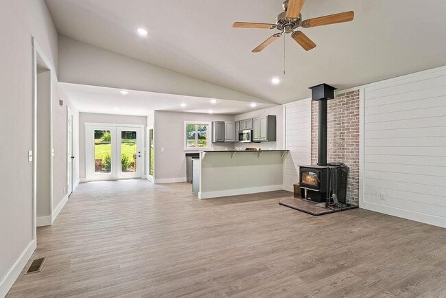 Building Photo - 16 Duvall Ln